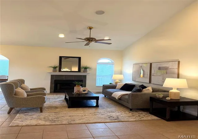 Photo 3 of House for sale at 213 Woodland Pl Ct, Saint Charles, MO 63303 | MLS# MIS26060152 | Listing updated on 2026-10-06