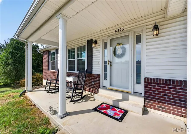 Photo 2 of Sale Pending at 6223 Clover Lake Dr, Cedar Hill, MO 63016 | MLS# MIS26060161 | Listing updated on 2026-09-28
