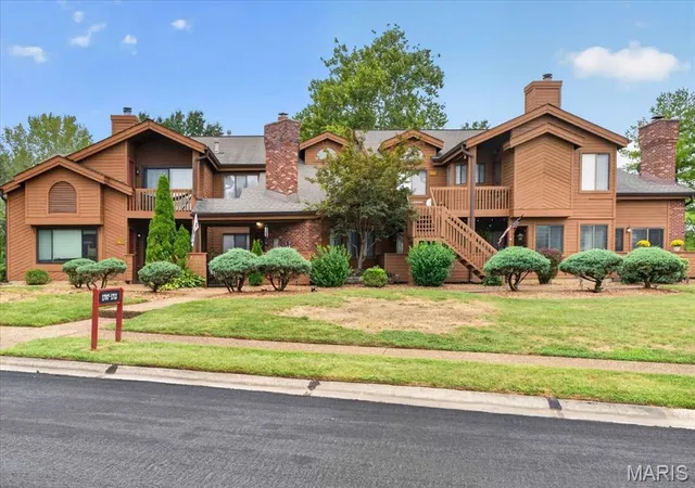 Photo 2 of Sale Pending at 1710 Hemingway Ln #B, Weldon Spring, MO 63304 | MLS# MIS26060170 | Listing updated on 2026-10-05
