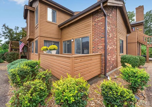 Listing Photo 4 - Condo for sale in building located at 1710 Hemingway Ln, Weldon Spring, MO 63304 - Unit #B