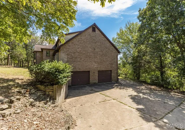 Photo 3 of Single family home for sale at 7327 Woods Rd, Hillsboro, MO 63050 | MLS# MIS26060180 | Listing updated on 2026-10-03