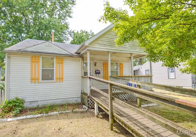 Photo 2 of Single family home for sale at 1816 Ferguson Ave, Granite City, IL 62040 | MLS# MIS26060183 | Listing updated on 2026-09-19