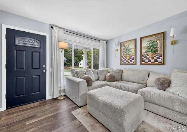 Photo 3 of Single family home for sale at 34 Highland Dr, Saint Charles, MO 63303 | MLS# MIS26060188 | Listing updated on 2026-09-25