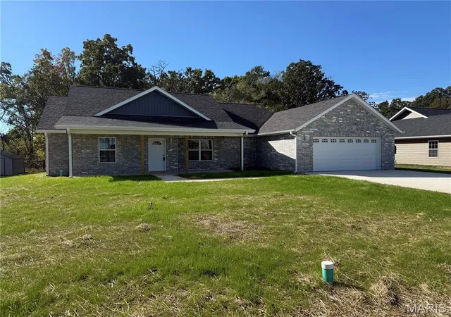 Photo 2 of Single family home for sale at 1100 Daytona Dr, Lebanon, MO 65536 | MLS# MIS26060190 | Listing updated on 2026-10-21