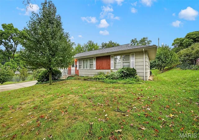 Photo 3 of Single family home for sale at 1472 Grant Rd, Saint Louis, MO 63119 | MLS# MIS26060192 | Listing updated on 2026-10-06
