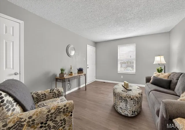 Listing Photo 4 - Condo for sale in building located at 29 Delray Ct, St. Peters, MO 63376 - Unit #D