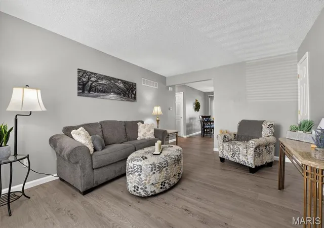 Listing Photo 5 - Condo for sale in building located at 29 Delray Ct, St. Peters, MO 63376 - Unit #D