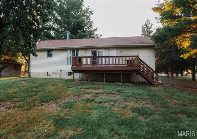 Photo 4 of Sale Pending at 30 Hickory St, Nashville, IL 62263 | MLS# MIS26060195 | Listing updated on 2026-09-24