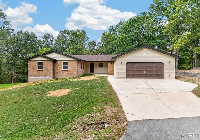 Photo 1 of Single family home for sale at 16924 Heller Ln, Saint Robert, MO 65584 | MLS# MIS26060214 | Listing updated on 2026-10-05