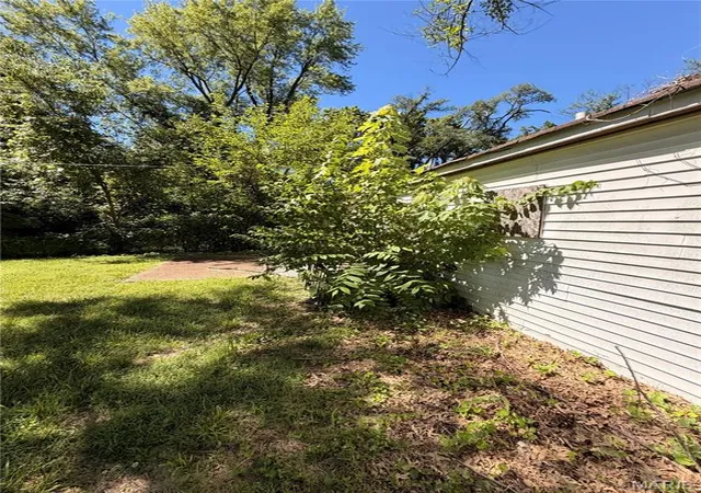 Photo 2 of Single family home for sale at 10244 Duke Dr, Saint Louis, MO 63136 | MLS# MIS26060219 | Listing updated on 2026-09-30