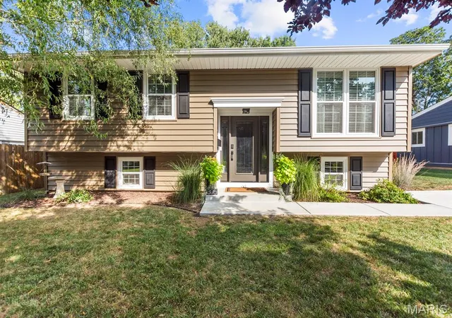 Photo 1 of Single family home for sale at 305 Spruce St, O Fallon, IL 62269 | MLS# MIS26060228 | Listing updated on 2026-09-21