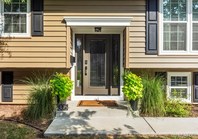Photo 3 of Single family home for sale at 305 Spruce St, O Fallon, IL 62269 | MLS# MIS26060228 | Listing updated on 2026-09-21