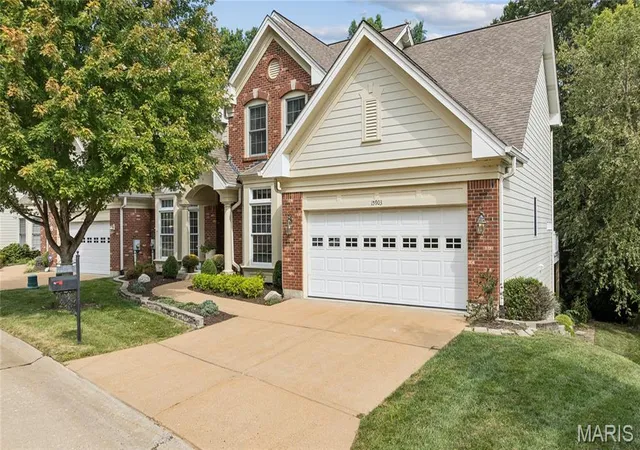 Photo 3 of Sale Pending at 15903 Picardy Meadow Ct, Chesterfield, MO 63017 | MLS# MIS26060230 | Listing updated on 2026-10-14