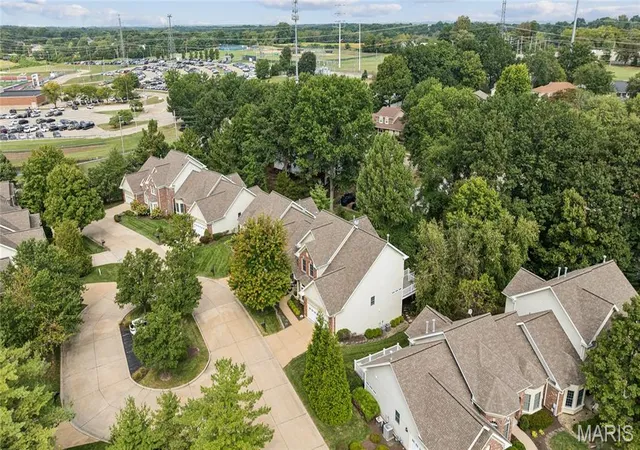 Photo 3 of Sale Pending at 15903 Picardy Meadow Ct, Chesterfield, MO 63017 | MLS# MIS26060230 | Listing updated on 2026-10-14