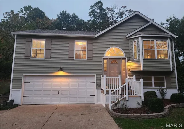 Photo 2 of Single family home for sale at 3605 N Meadow Ml Dr, Arnold, MO 63010 | MLS# MIS26060232 | Listing updated on 2026-10-17