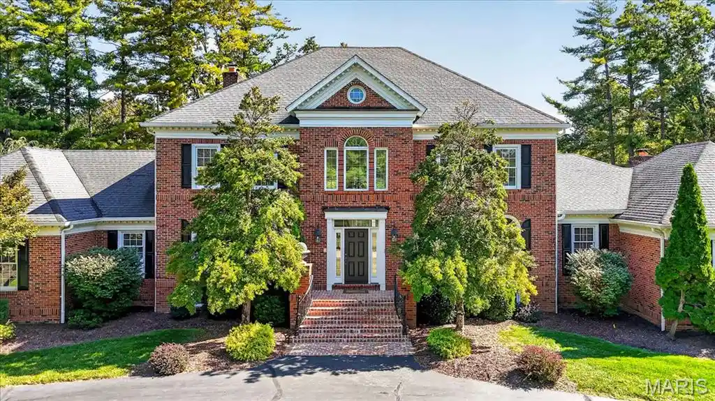 Photo 2 of Single family home for sale at 100 Wexler Manor Ct, Saint Louis, MO 63141 | MLS# MIS26060235 | Listing updated on 2026-10-09