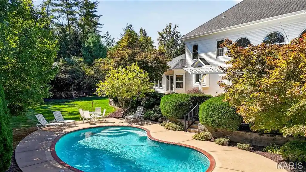 Photo 4 of Single family home for sale at 100 Wexler Manor Ct, Saint Louis, MO 63141 | MLS# MIS26060235 | Listing updated on 2026-10-09