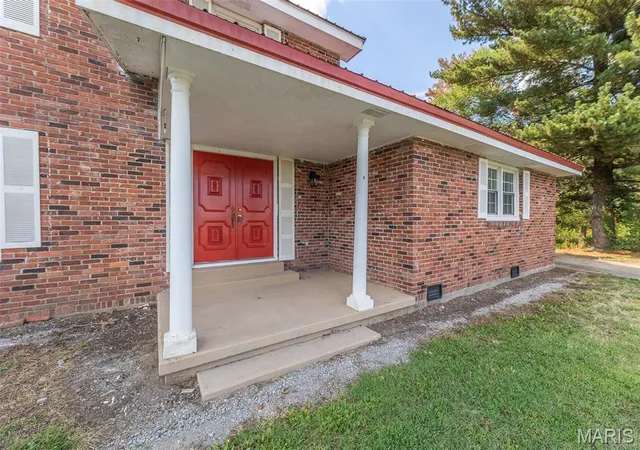 Photo 3 of Sale Pending at 435 Ripley Route W, Naylor, MO 63953 | MLS# MIS26060236 | Listing updated on 2026-10-01