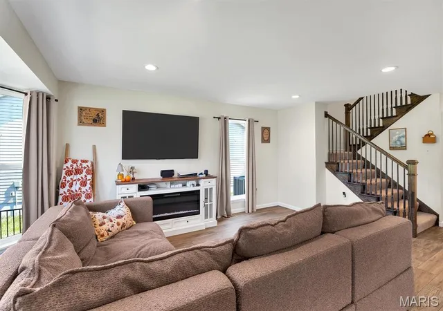 Photo 3 of Single family home for sale at 915 Walnut Point Dr, Imperial, MO 63052 | MLS# MIS26060237 | Listing updated on 2026-09-25
