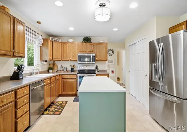 Photo 4 of Sale Pending at 1266 Ruppel Ln, O'fallon, IL 62269 | MLS# MIS26060240 | Listing updated on 2026-10-22