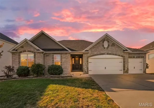 Photo 1 of Single family home for sale at 213 Kennicott Dr, Saint Charles, MO 63304 | MLS# MIS26060246 | Listing updated on 2026-10-26