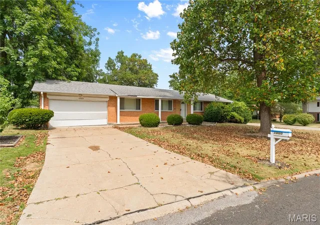 Photo 1 of Single family home for sale at 1805 Claudine Dr, Saint Louis, MO 63138 | MLS# MIS26060254 | Listing updated on 2026-09-18