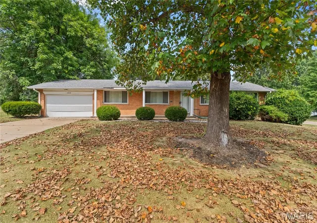 Photo 2 of Single family home for sale at 1805 Claudine Dr, Saint Louis, MO 63138 | MLS# MIS26060254 | Listing updated on 2026-09-18
