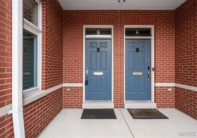 Photo 3 of Condo for sale at 8 W Pine Ct, Saint Louis, MO 63108 | MLS# MIS26060256 | Listing updated on 2026-10-07