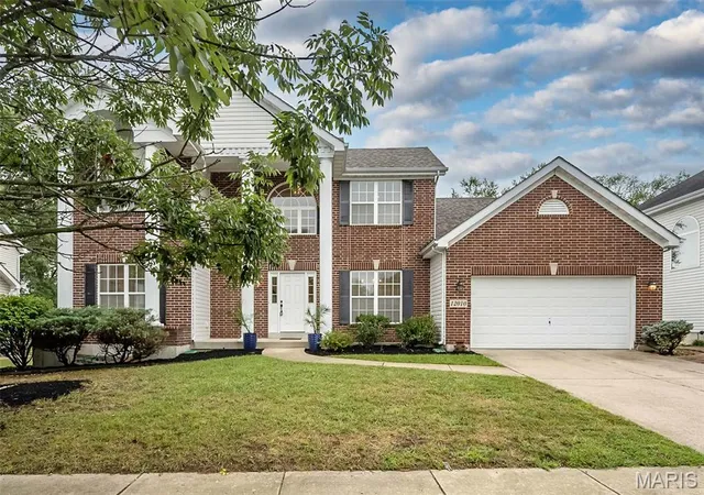 Photo 1 of Sale Pending at 12010 Manhattan Pl, Saint Louis, MO 63131 | MLS# MIS26060265 | Listing updated on 2026-09-27