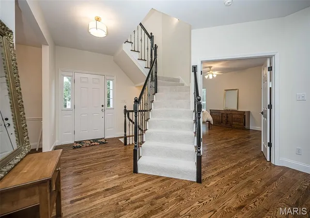 Photo 4 of Sale Pending at 12010 Manhattan Pl, Saint Louis, MO 63131 | MLS# MIS26060265 | Listing updated on 2026-09-27