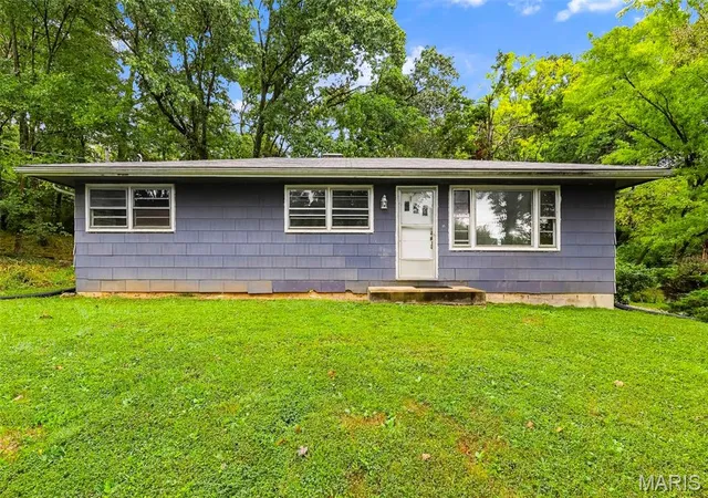 Photo 2 of Sale Pending at 18651 Saint Albans Rd, Wildwood, MO 63038 | MLS# MIS26060267 | Listing updated on 2026-09-28