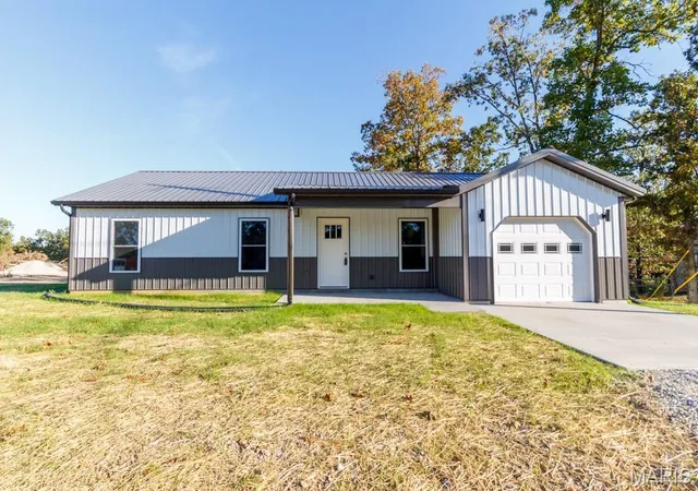 Single family home for sale at 15564 Top Dr, Saint Robert, MO 65584 | MLS# MIS26060270