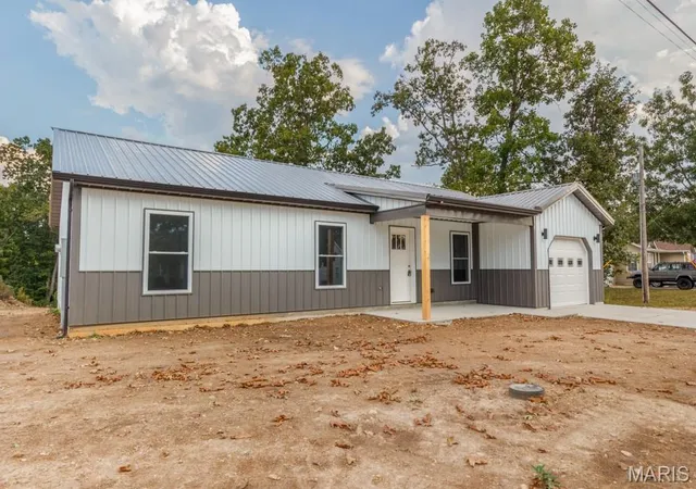 Photo 2 of Single family home for sale at 15564 Top Dr, Saint Robert, MO 65584 | MLS# MIS26060270 | Listing updated on 2026-09-27