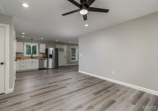 Photo 3 of Single family home for sale at 15564 Top Dr, Saint Robert, MO 65584 | MLS# MIS26060270 | Listing updated on 2026-10-27
