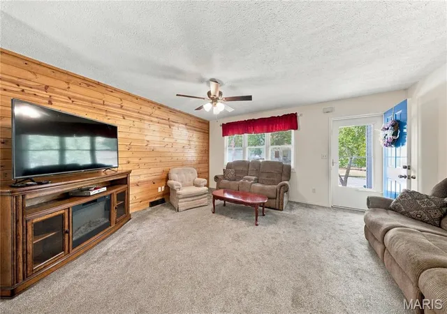 Photo 3 of Single family home for sale at 300 Greentree Rd, Rolla, MO 65401 | MLS# MIS26060275 | Listing updated on 2026-09-22