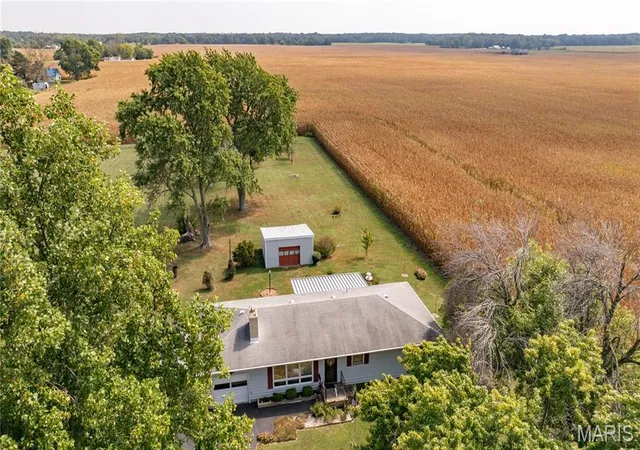 Photo 1 of Single family home for sale at 3136 Woodburn Rd, Bunker Hill, IL 62014 | MLS# MIS26060277 | Listing updated on 2026-10-05