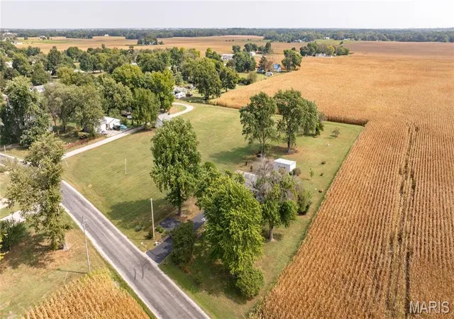 Photo 3 of Single family home for sale at 3136 Woodburn Rd, Bunker Hill, IL 62014 | MLS# MIS26060277 | Listing updated on 2026-10-05