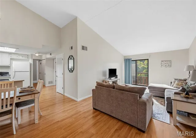 Photo 4 of Condo for sale at 1465 Heritage Landing #401, Saint Charles, MO 63303 | MLS# MIS26060280 | Listing updated on 2026-10-01