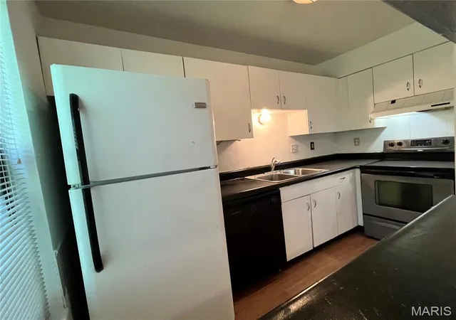 Photo 3 of Condo for sale at 1935 Suns Up Way, Florissant, MO 63031 | MLS# MIS26060283 | Listing updated on 2026-09-19