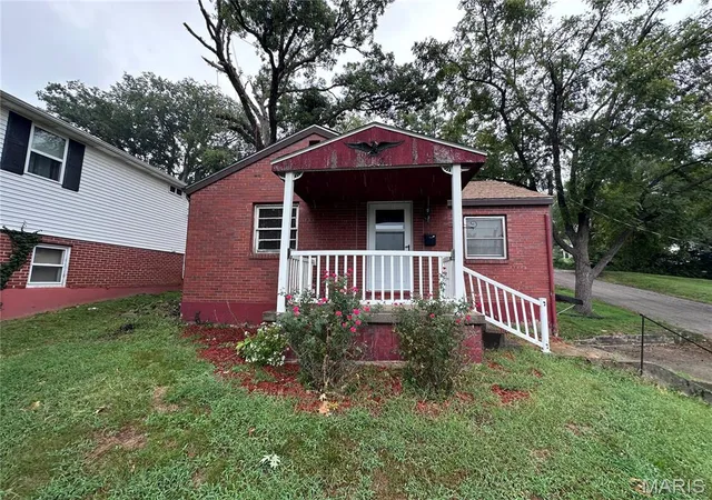 Photo 1 of Single family home for sale at 700 Hazel, Hannibal, MO 63401 | MLS# MIS26060285 | Listing updated on 2026-09-25