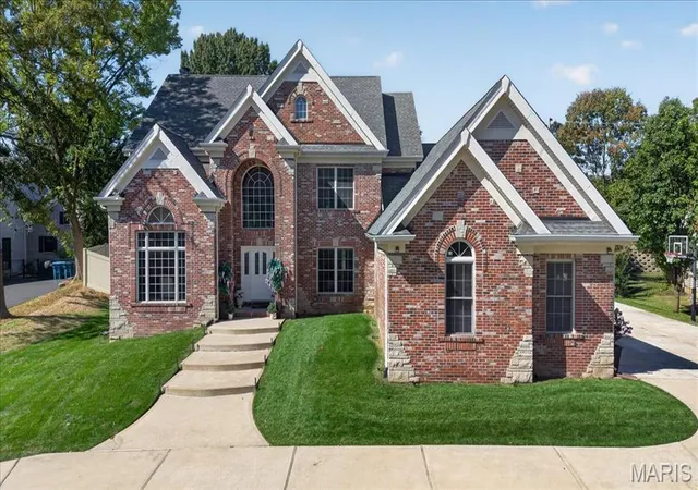 Photo 2 of Mansion for sale at 821 N Spoede Rd, Saint Louis, MO 63141 | MLS# MIS26060289 | Listing updated on 2026-10-08