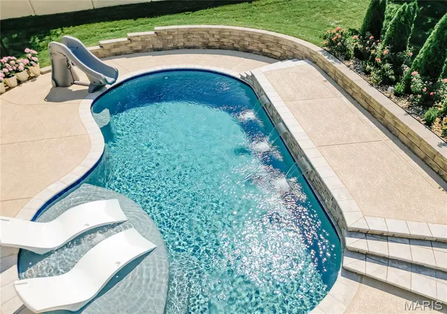 Photo 3 of Mansion for sale at 821 N Spoede Rd, Saint Louis, MO 63141 | MLS# MIS26060289 | Listing updated on 2026-10-08