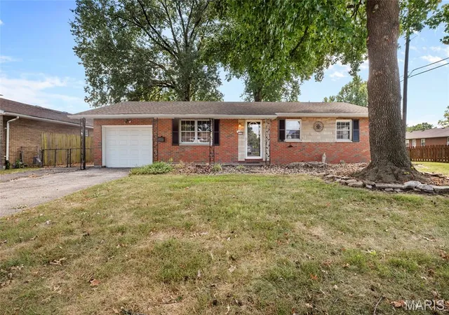 Photo 2 of Single family home for sale at 3128 Princeton Dr, Granite City, IL 62040 | MLS# MIS26060296 | Listing updated on 2026-09-21