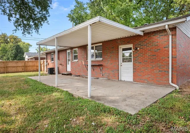 Photo 3 of Single family home for sale at 3128 Princeton Dr, Granite City, IL 62040 | MLS# MIS26060296 | Listing updated on 2026-09-21
