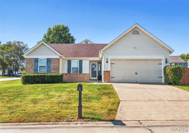 Photo 1 of Sale Pending at 31 Old Winery Ct, Saint Peters, MO 63303 | MLS# MIS26060306 | Listing updated on 2026-10-26
