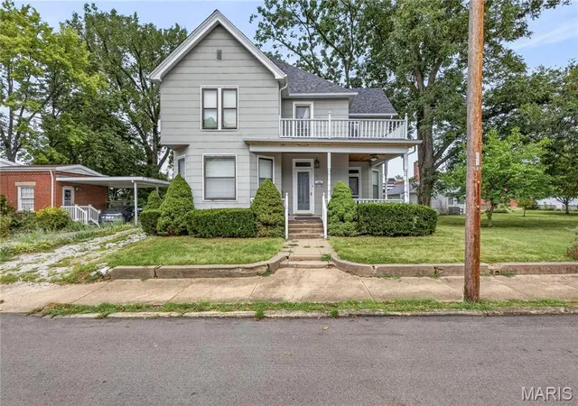 Photo 2 of Sale Pending at 52 North 2nd St, Sainte Genevieve, MO 63670 | MLS# MIS26060332 | Listing updated on 2026-09-26