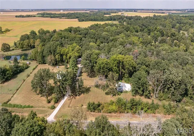 Photo 3 of Single family home for sale at 13390 Staunton Bunker Hl Rd, Bunker Hill, IL 62014 | MLS# MIS26060333 | Listing updated on 2026-09-27
