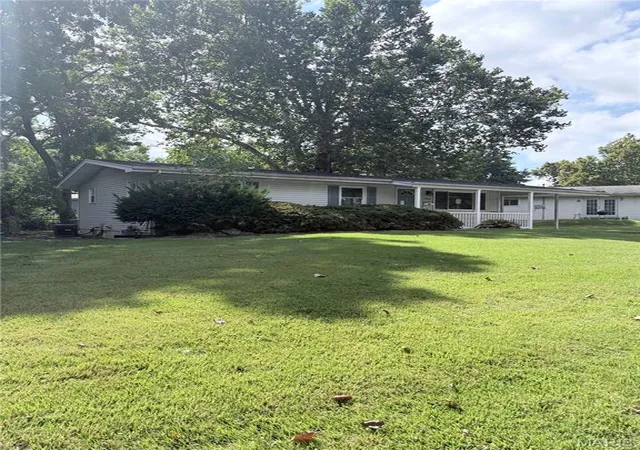 Photo 4 of Sale Pending at (Undisclosed), Hazelwood, MO 63042 | MLS# MIS26060334 | Listing updated on 2026-10-03