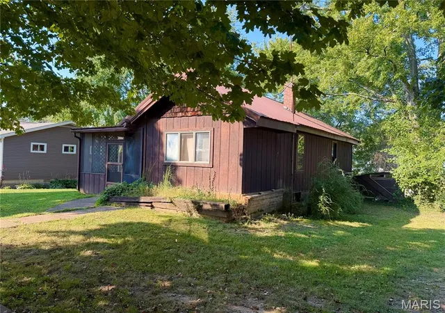 Photo 3 of Single family home for sale at 806 Buford Blvd, Fredericktown, MO 63645 | MLS# MIS26060341 | Listing updated on 2026-09-19