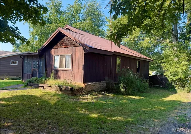 Photo 4 of Single family home for sale at 806 Buford Blvd, Fredericktown, MO 63645 | MLS# MIS26060341 | Listing updated on 2026-09-19